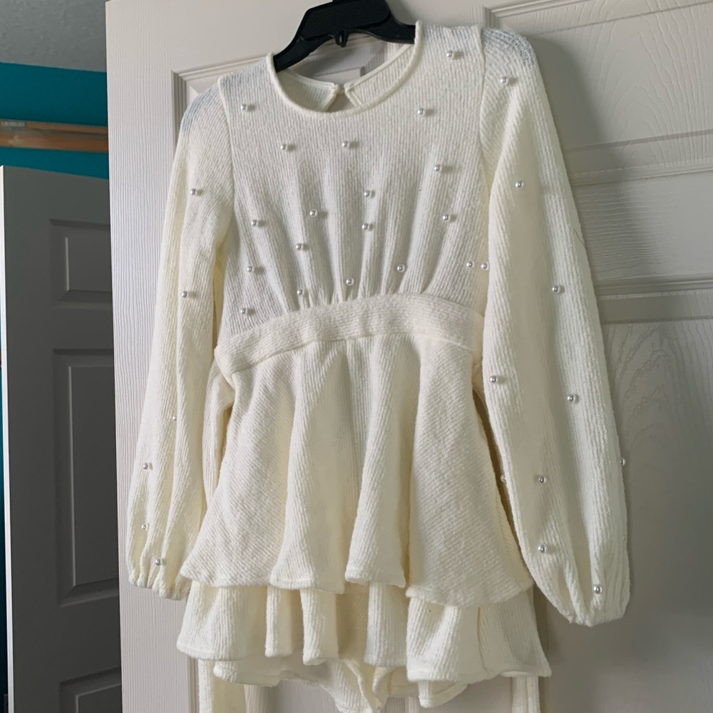 Fashion Nova white pearl romper!🤍
